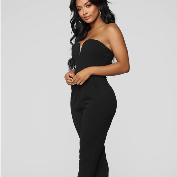 Fashion Nova Pants - NWT black jumpsuit !